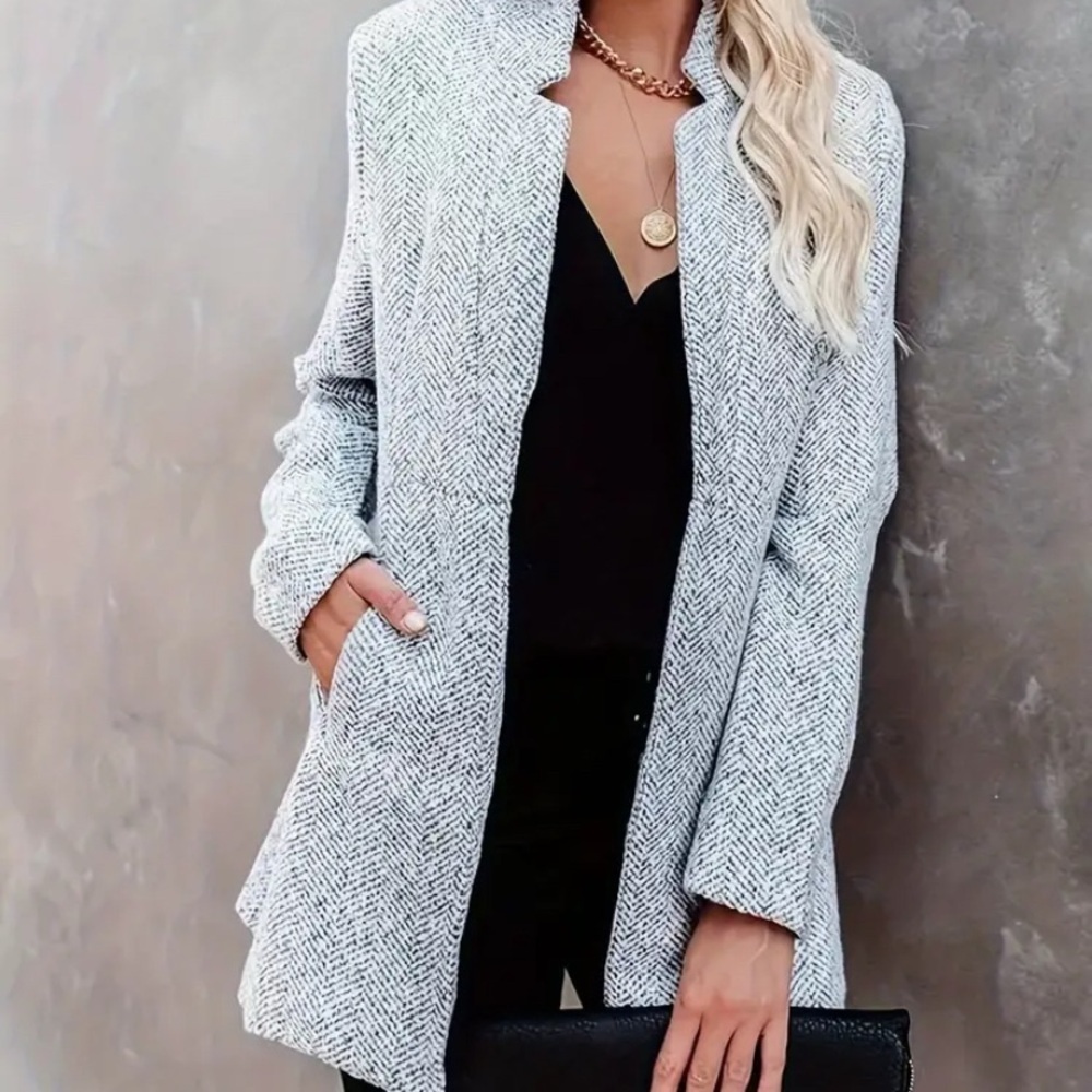 Gray Long Jacket with Textured Fabric and Wide Collar